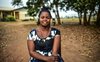 Sierra Leone: Theresa schaut in die Kamera