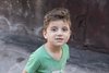 Syrien: Kind blickt in die Kamera